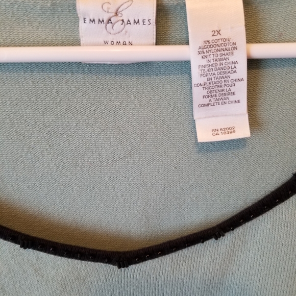 Ladies top - Picture 2 of 3